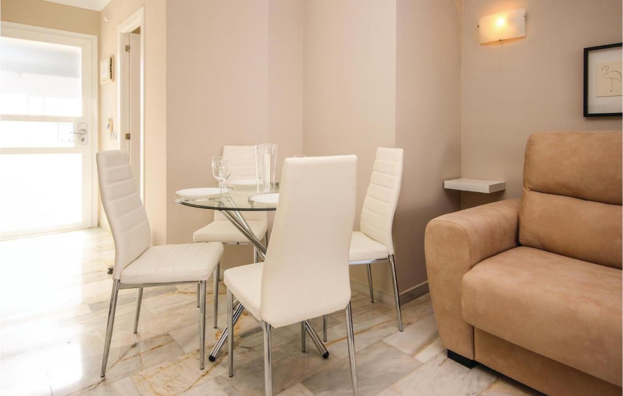 Beautiful In Marbella-las Chapas With 2 Bedrooms, Outdoor Swimming Pool And Swimming Pool Сasa de vacaciones Marbella