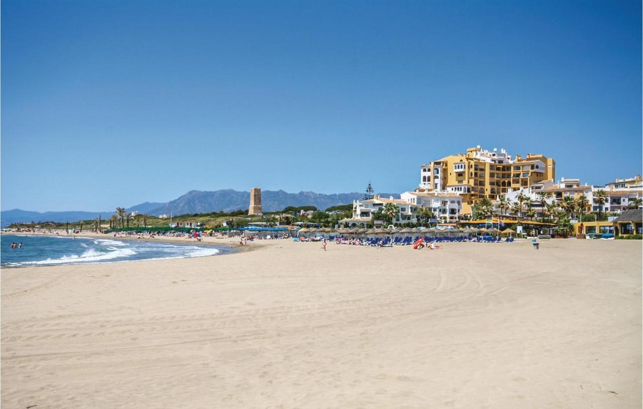 Beautiful In Marbella-las Chapas With 2 Bedrooms, Outdoor Swimming Pool And Swimming Pool Сasa de vacaciones Marbella