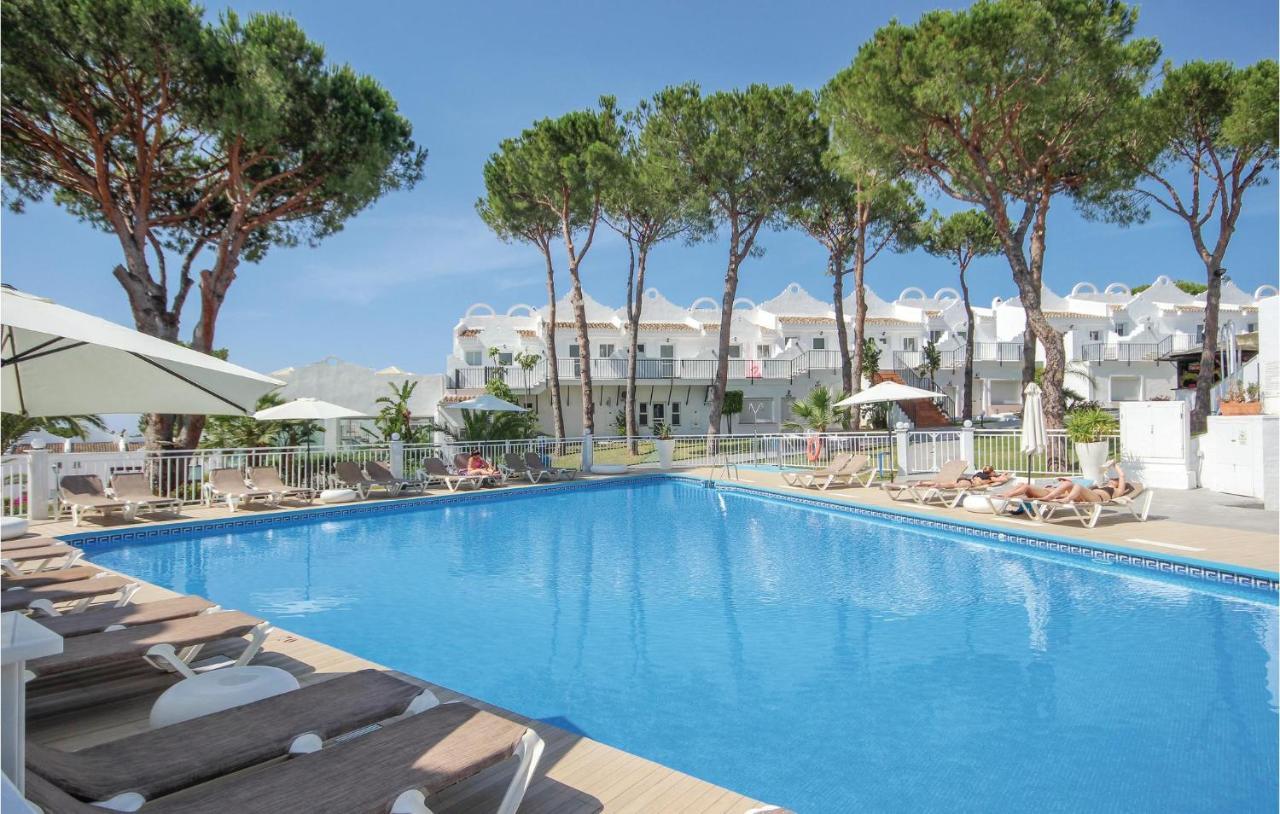 Сasa de vacaciones Beautiful In Marbella-las Chapas With 2 Bedrooms, Outdoor Swimming Pool And Swimming Pool Marbella
